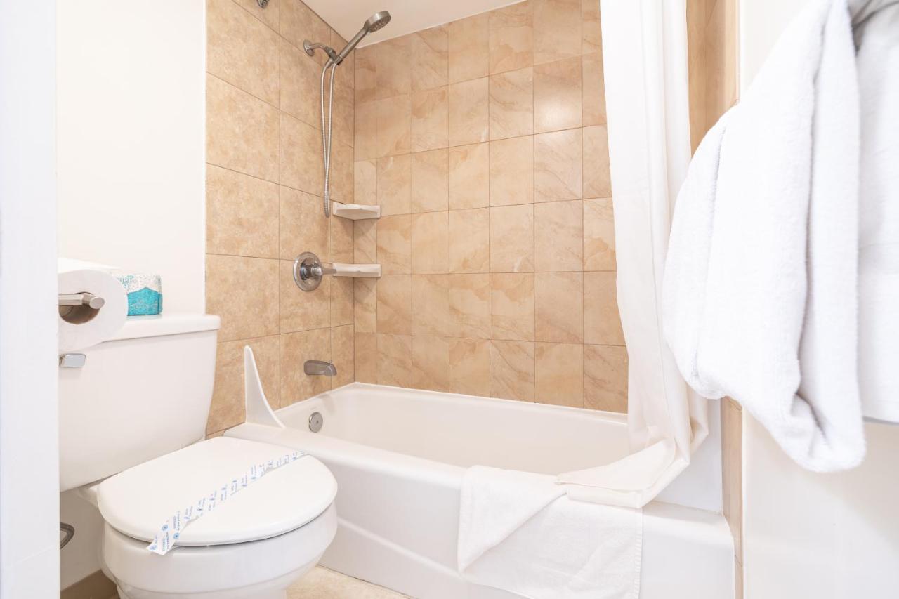 Waikiki Escapade Mountain Views Condo, Steps To Beach With Parking Perk Honolulu Buitenkant foto